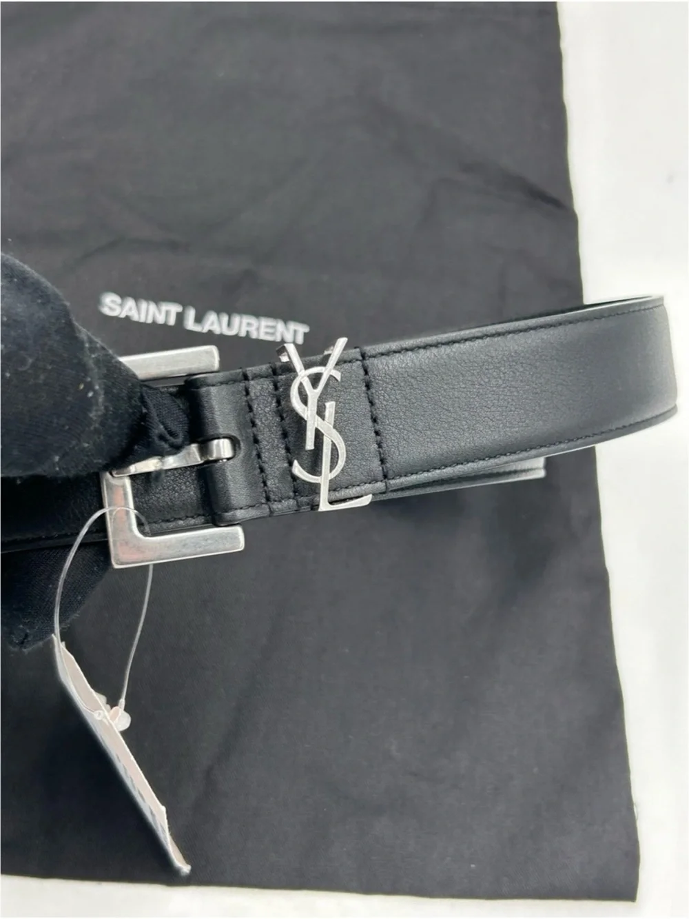 Women's Saint Laurent Ysl Cassandre, smooth leather belt size 65 cm/26 inches
